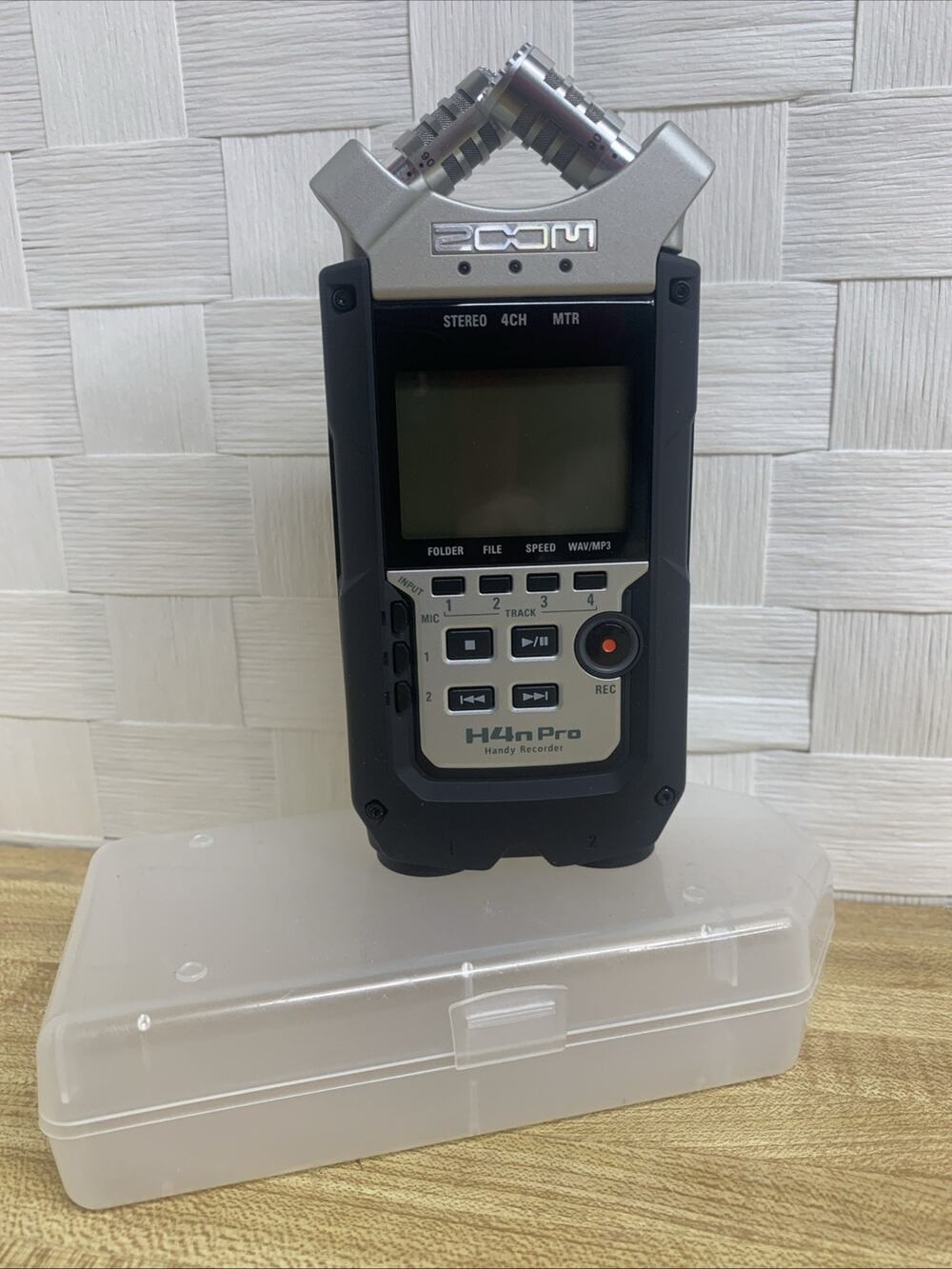 Zoom H4n Pro Handy Recorder Portable Audio Recorder w/ Clear Plastic Case TESTED